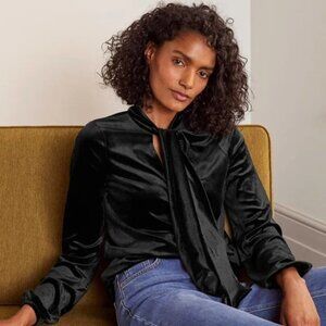 Elegant Black Velvet Women's Top